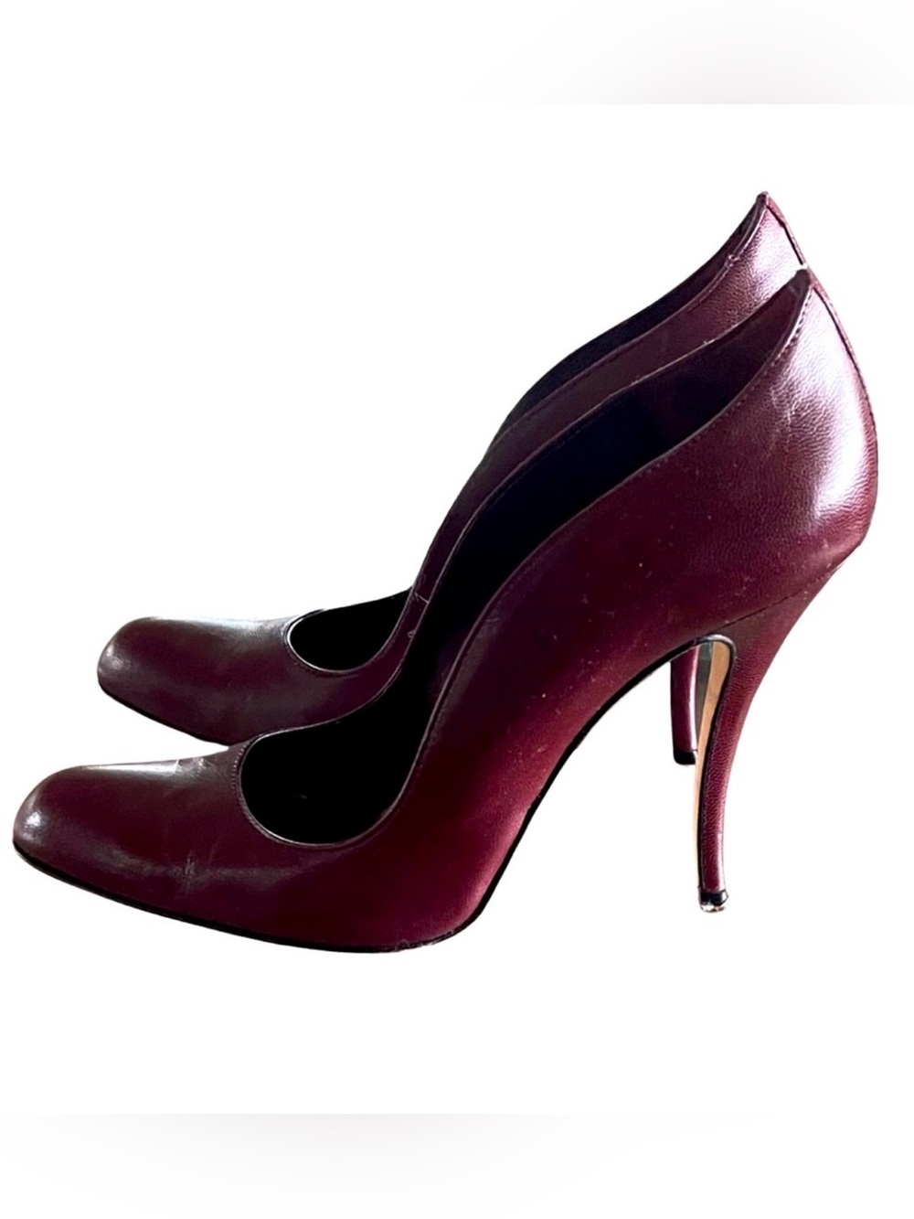 Manolo Blahnik Sexy Burgundy Leather Heels